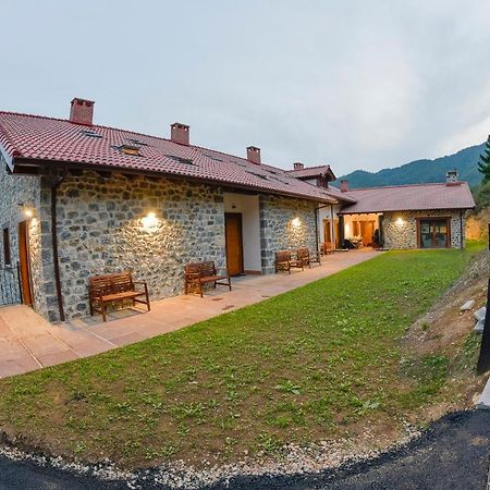 Apartamentos Los Picos De Europa Colio 외부 사진