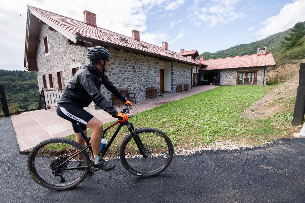 Apartamentos Los Picos De Europa Colio 외부 사진
