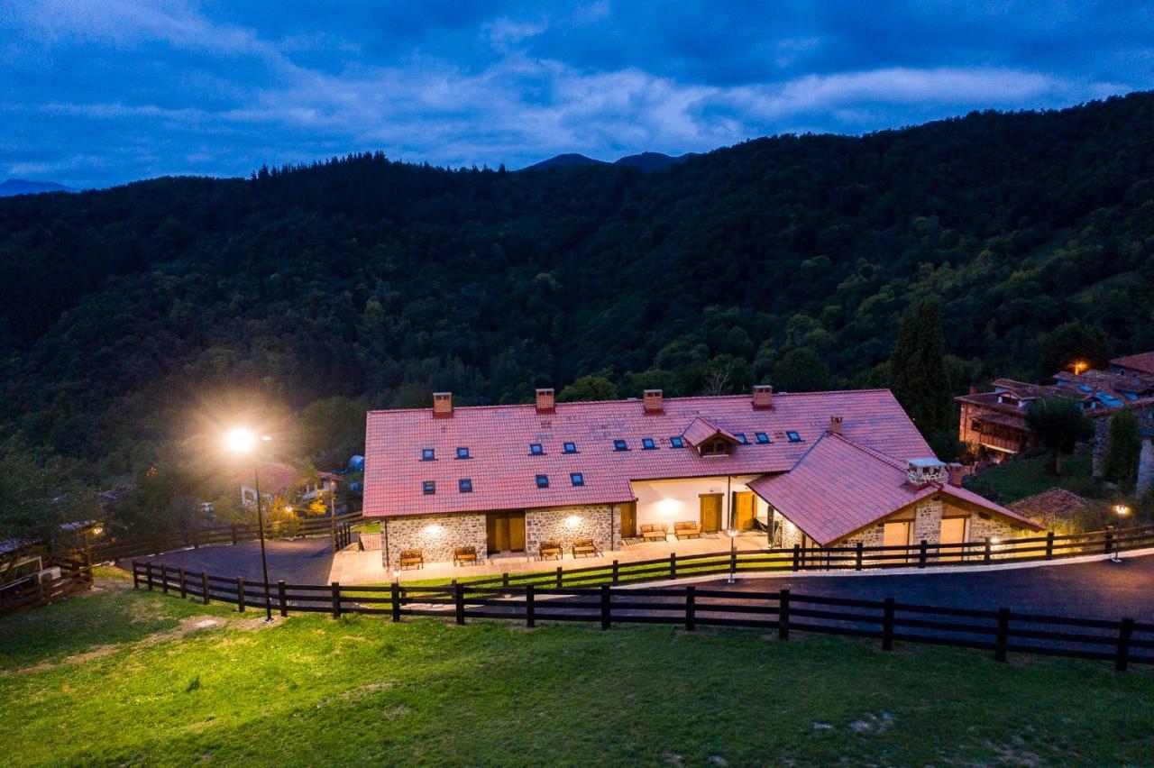 Apartamentos Los Picos De Europa Colio 외부 사진