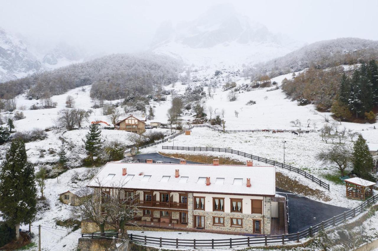 Apartamentos Los Picos De Europa Colio 외부 사진