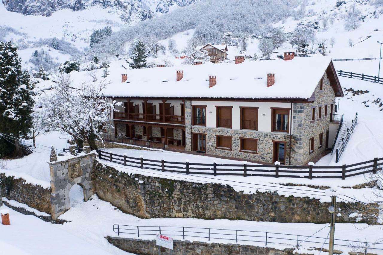 Apartamentos Los Picos De Europa Colio 외부 사진